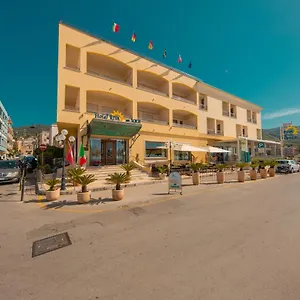 Riva Del Sole 4*, Cefalù Italien